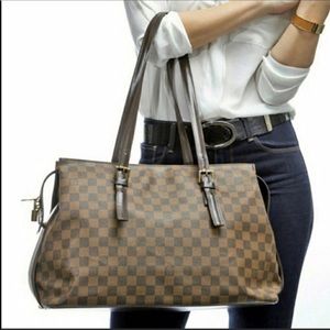 Authentic Louis Vuitton Damier Ebene Chelsea Bag